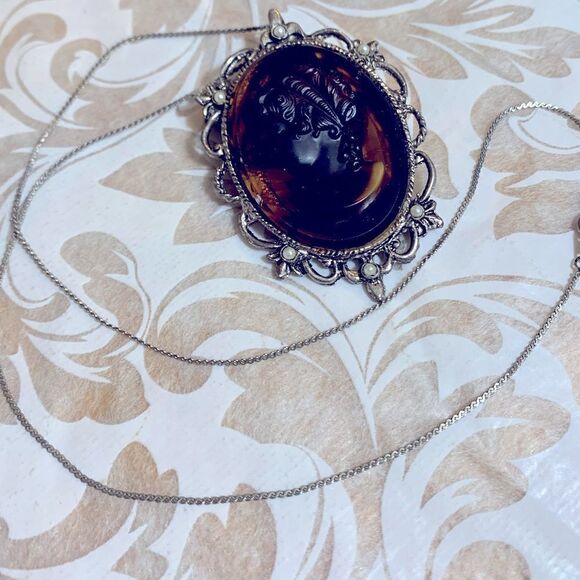 Amber / Brown Glass Cameo Brooch Pin & Necklace 18” Pendent 2.5” Gorgeous - Picture 3 of 6